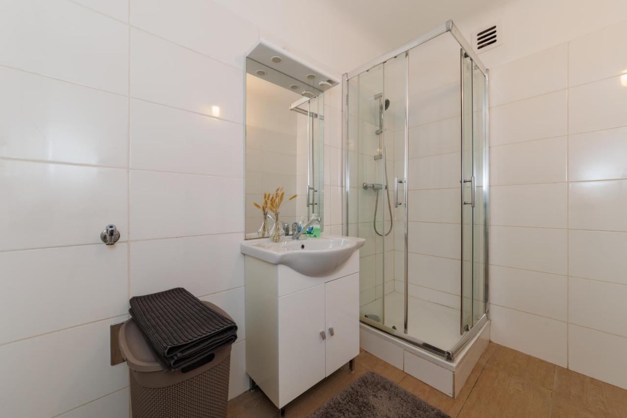 Cosy Brand New Apartment Виена Екстериор снимка